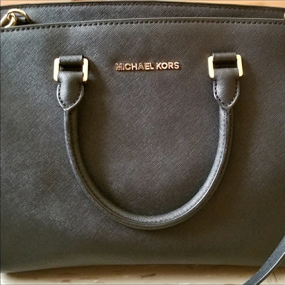 Mk bag don’t buy it’s for specific person thanks